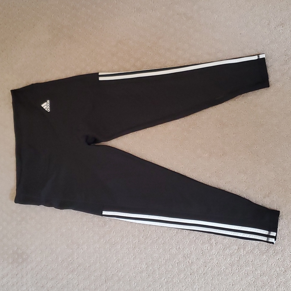 Brand New Never Worn Woman's Addidas Aeroready Leggings